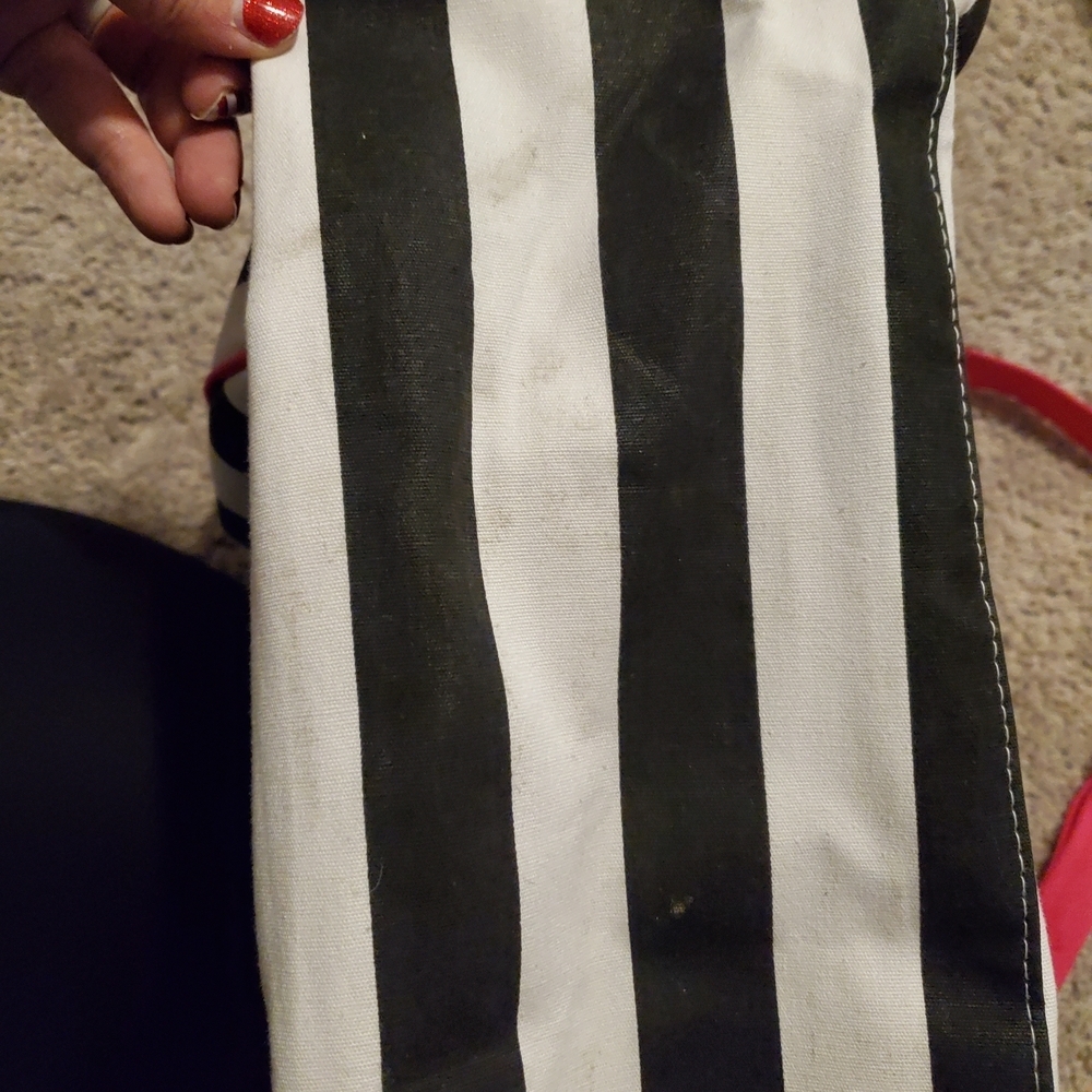 Victoria's Secret Striped Duffle Style Weekend Bag with Pink Handles - Picture 6 of 9